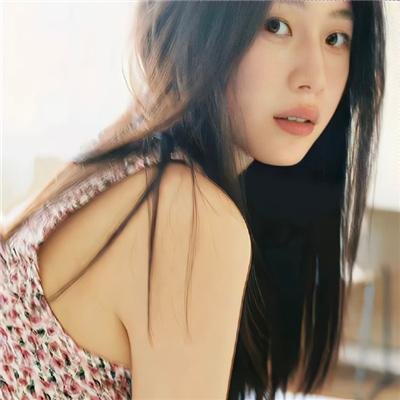 像两滴水